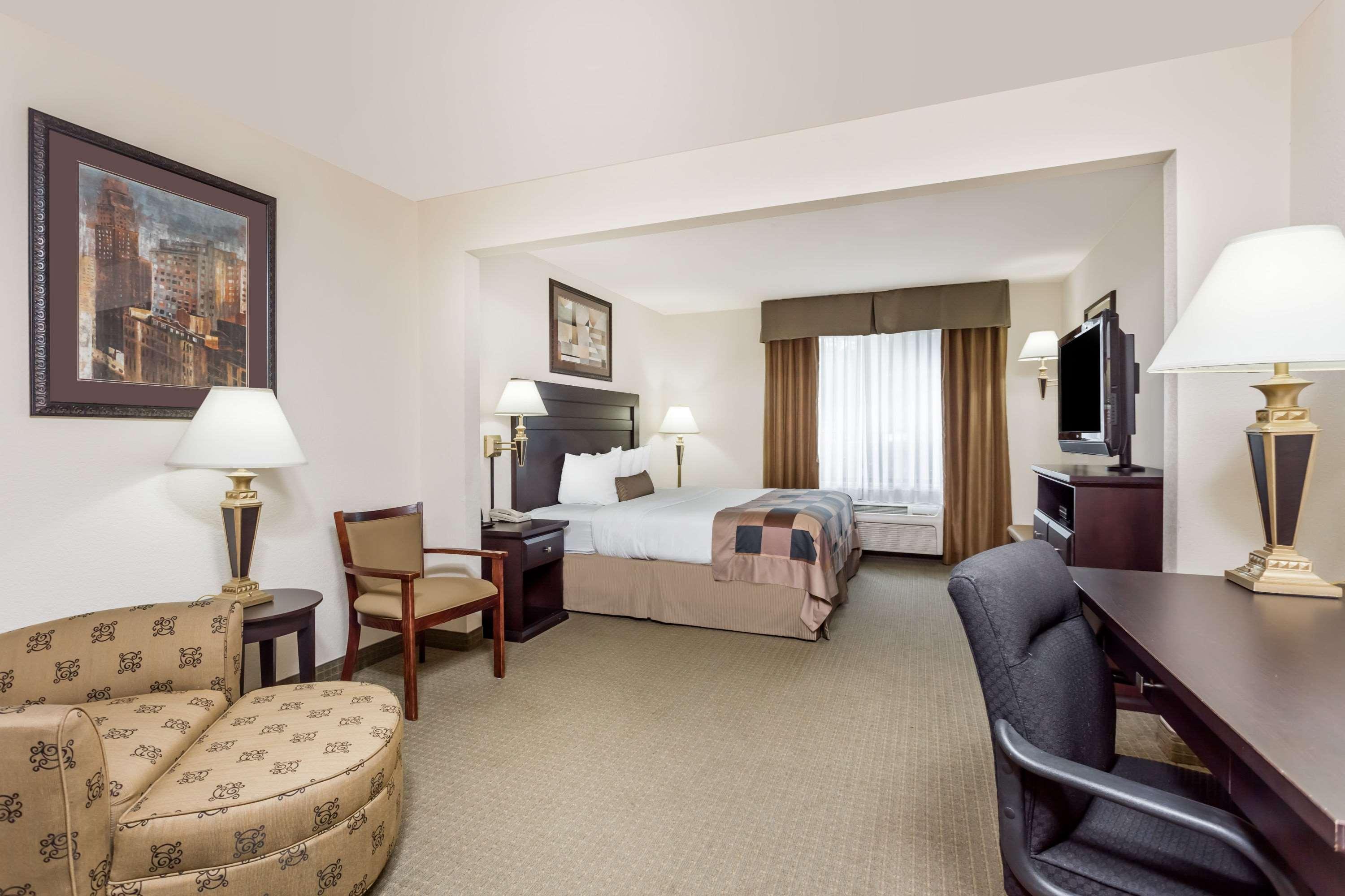 Wingate By Wyndham Lagrange Hotel Kültér fotó