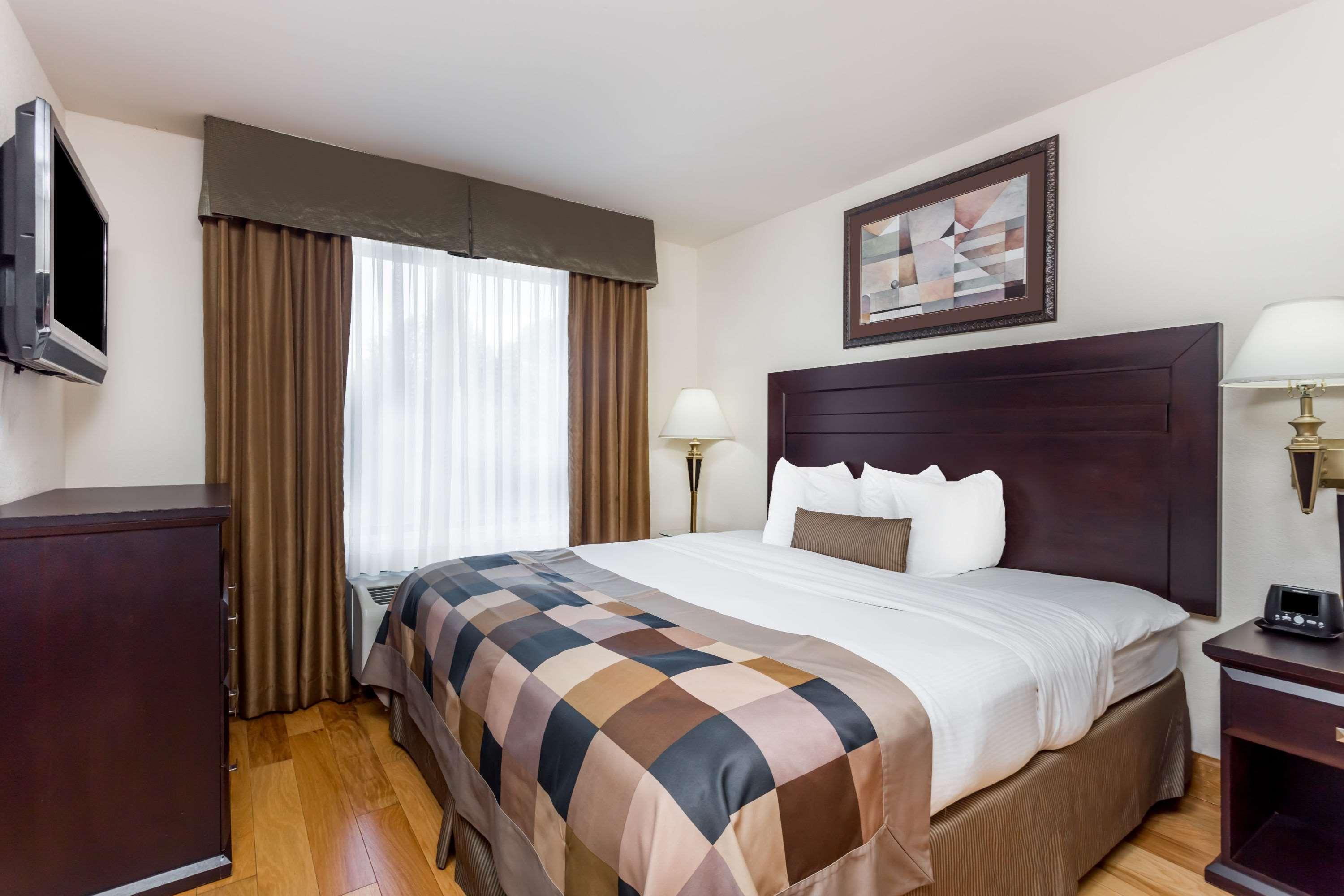 Wingate By Wyndham Lagrange Hotel Kültér fotó