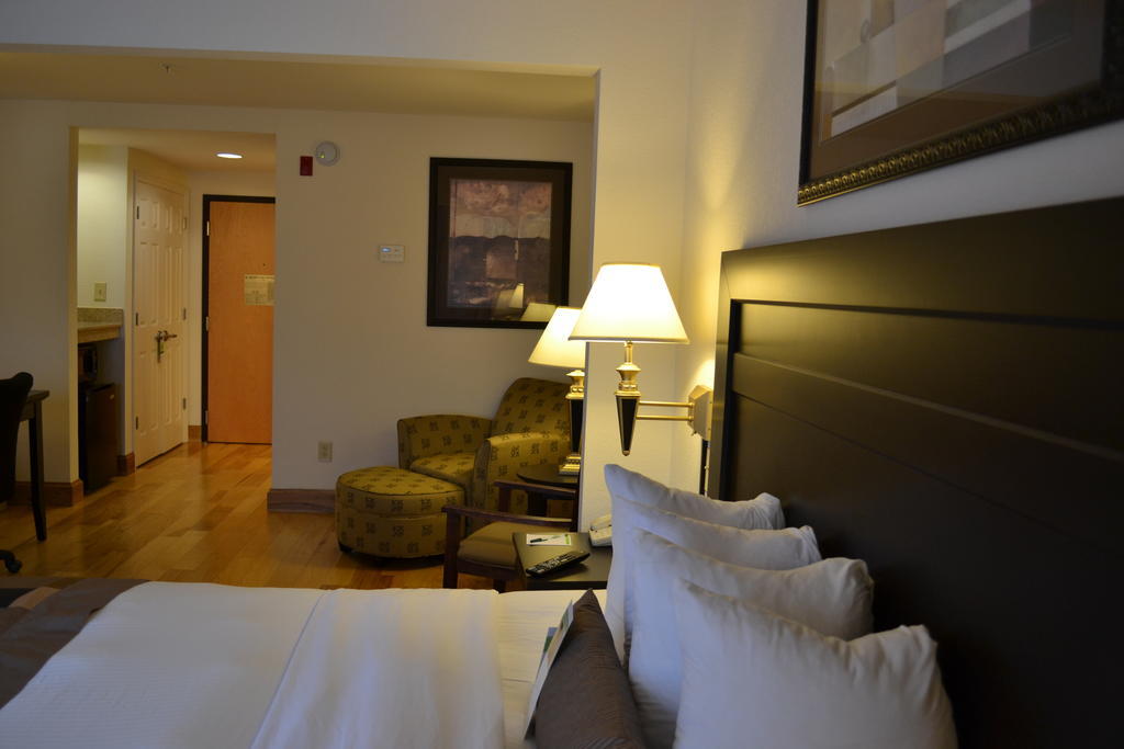 Wingate By Wyndham Lagrange Hotel Kültér fotó