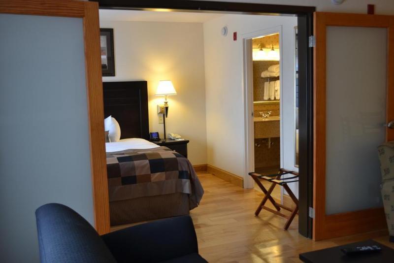 Wingate By Wyndham Lagrange Hotel Kültér fotó