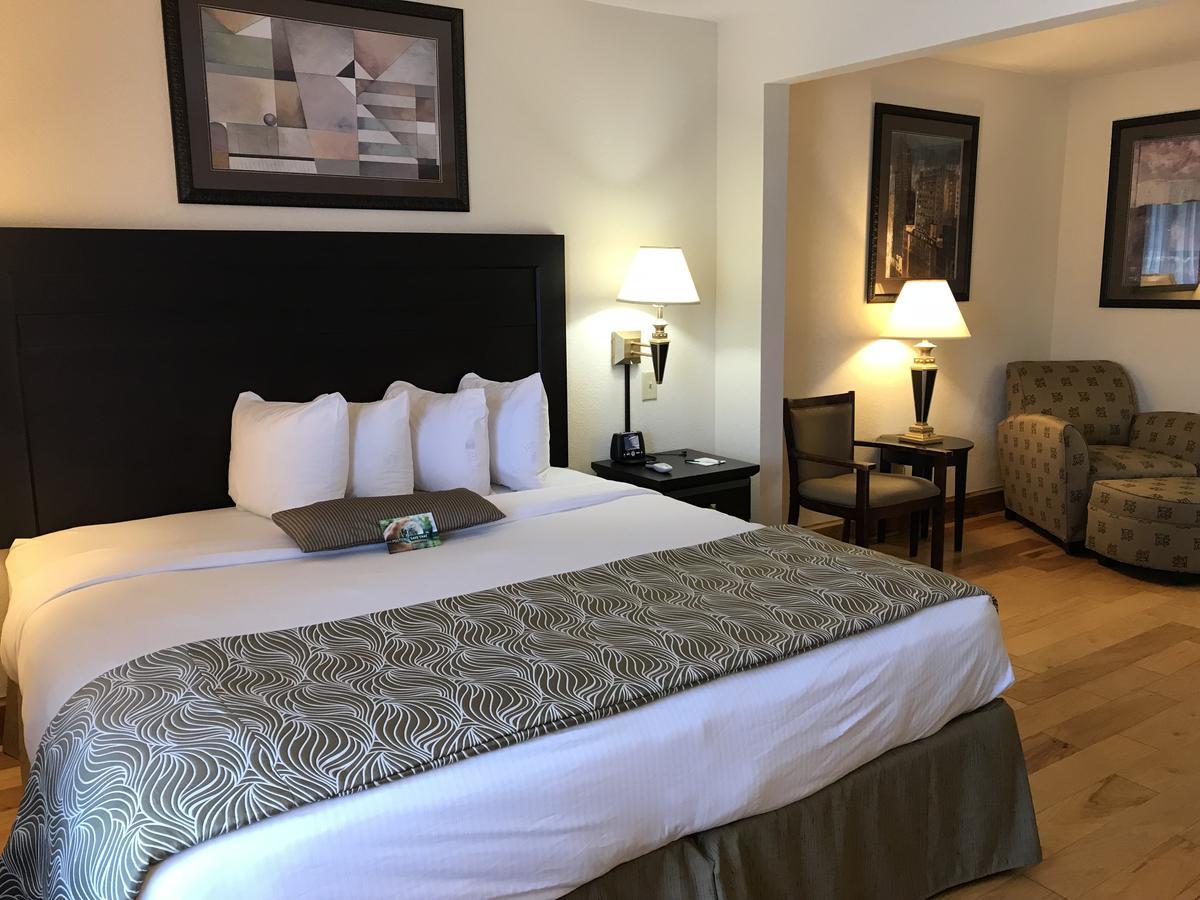 Wingate By Wyndham Lagrange Hotel Kültér fotó
