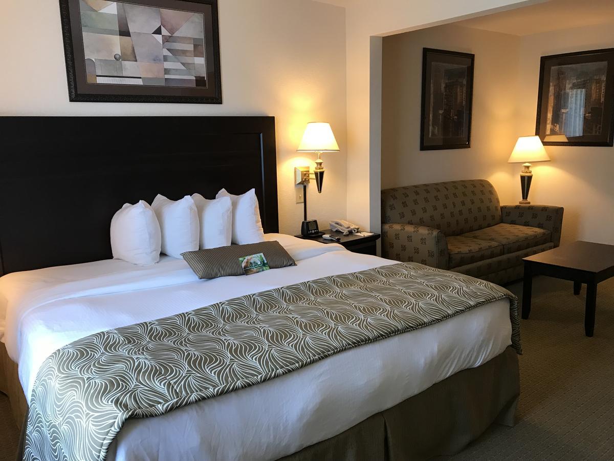 Wingate By Wyndham Lagrange Hotel Kültér fotó