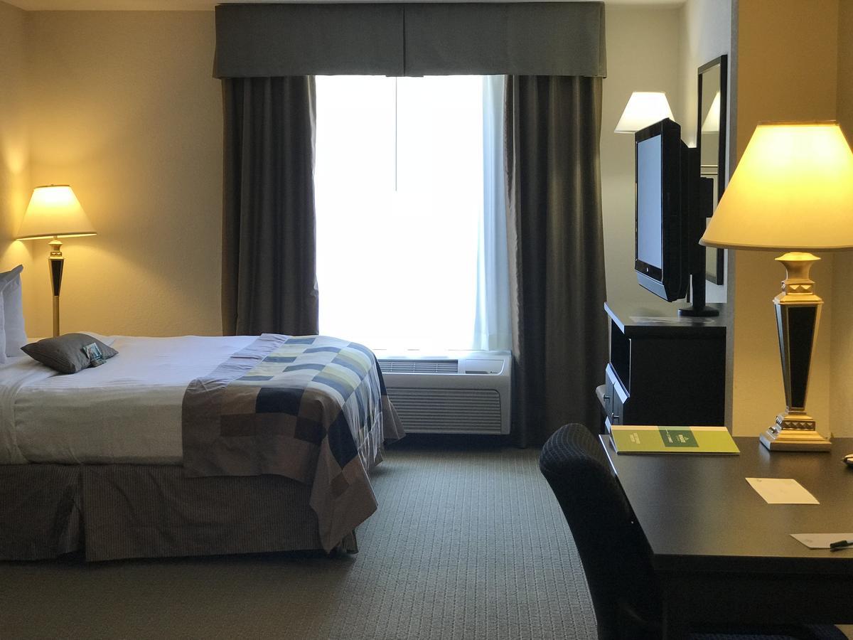 Wingate By Wyndham Lagrange Hotel Kültér fotó