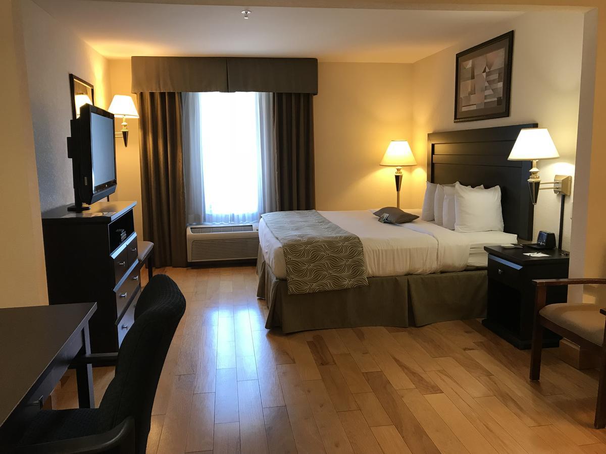 Wingate By Wyndham Lagrange Hotel Kültér fotó